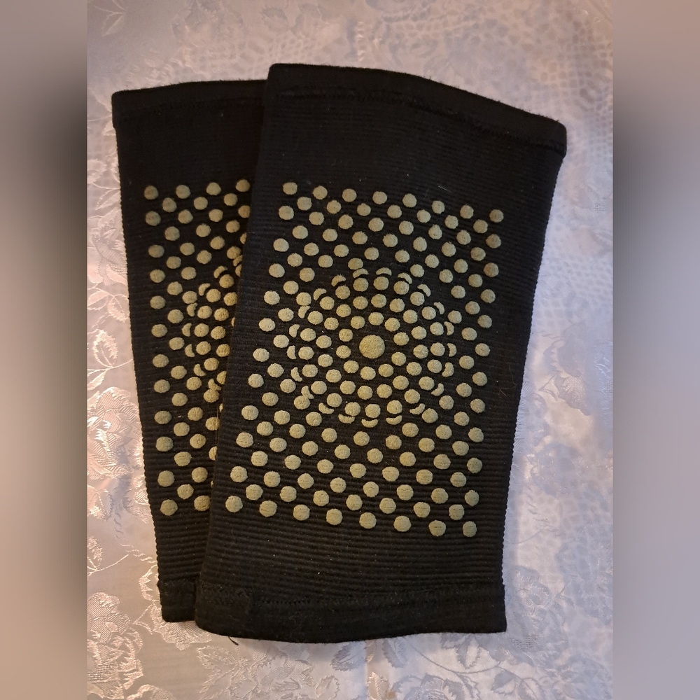 Black Knee Sleeves protectors with silver Dots